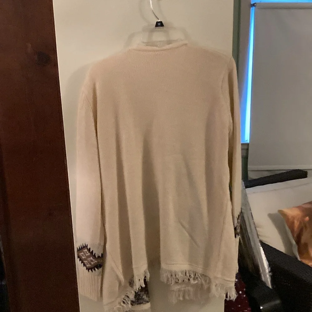 NWOT   Sweater/ shawl - Picture 5 of 5